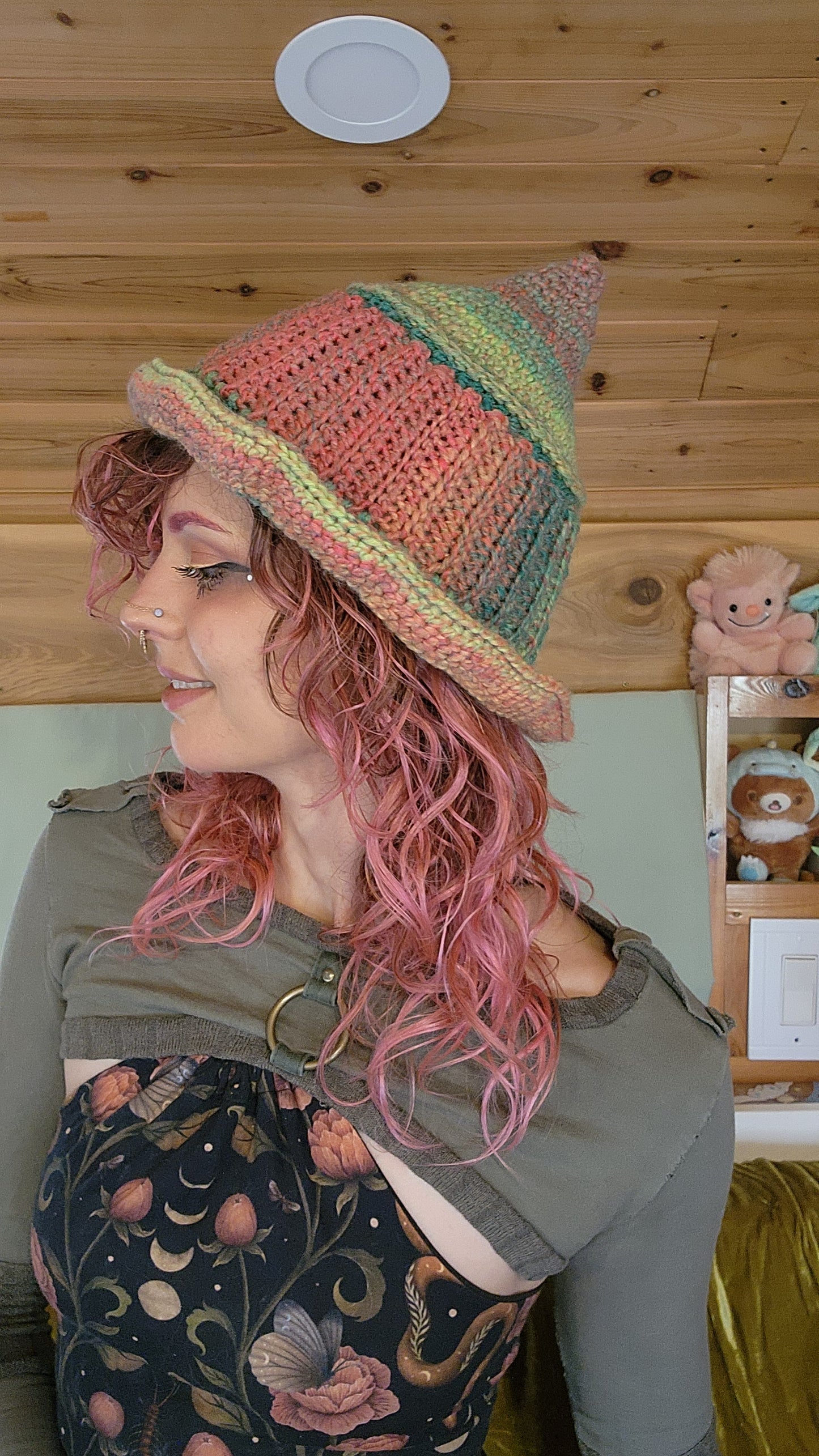 Foxglove Bucket Hat - Green & Red Gradient