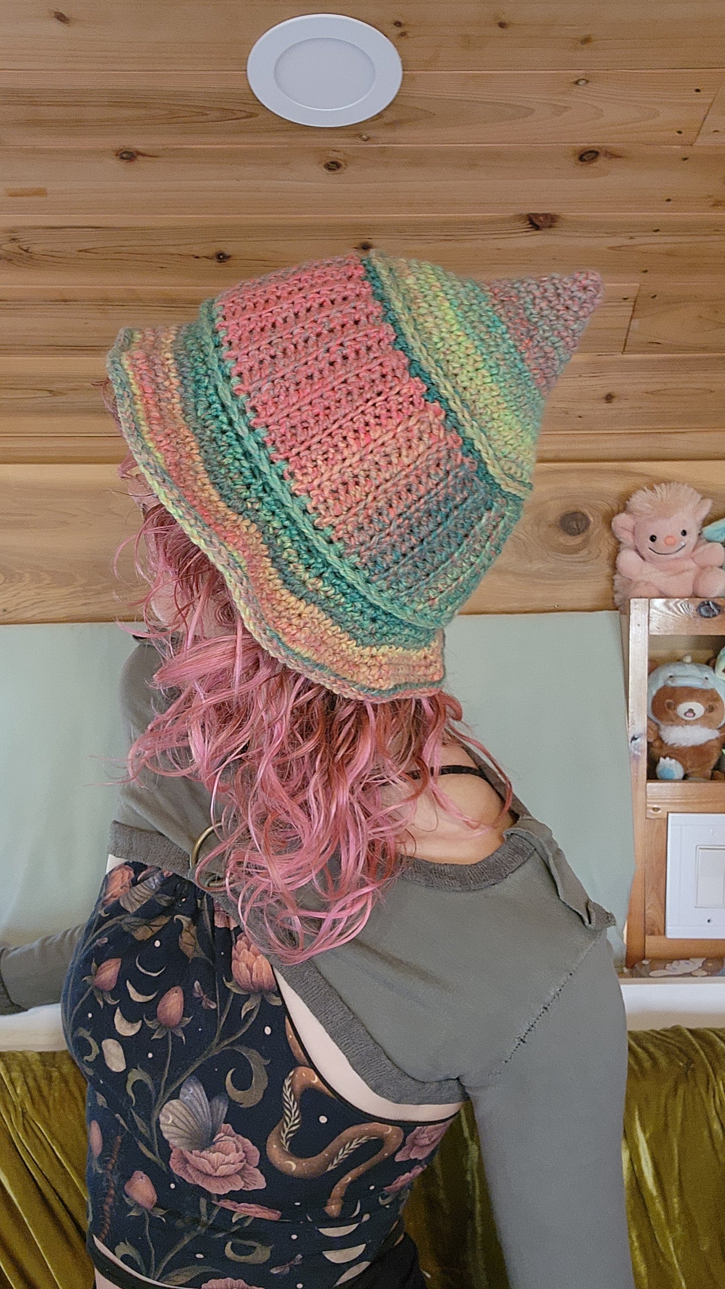 Foxglove Bucket Hat - Green & Red Gradient