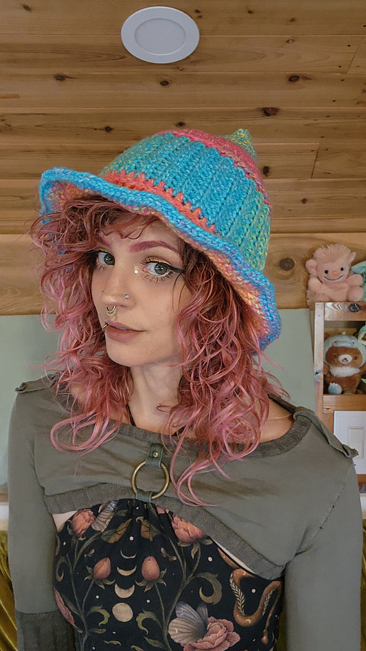 Foxglove Bucket Hat - Rainbow Gradient