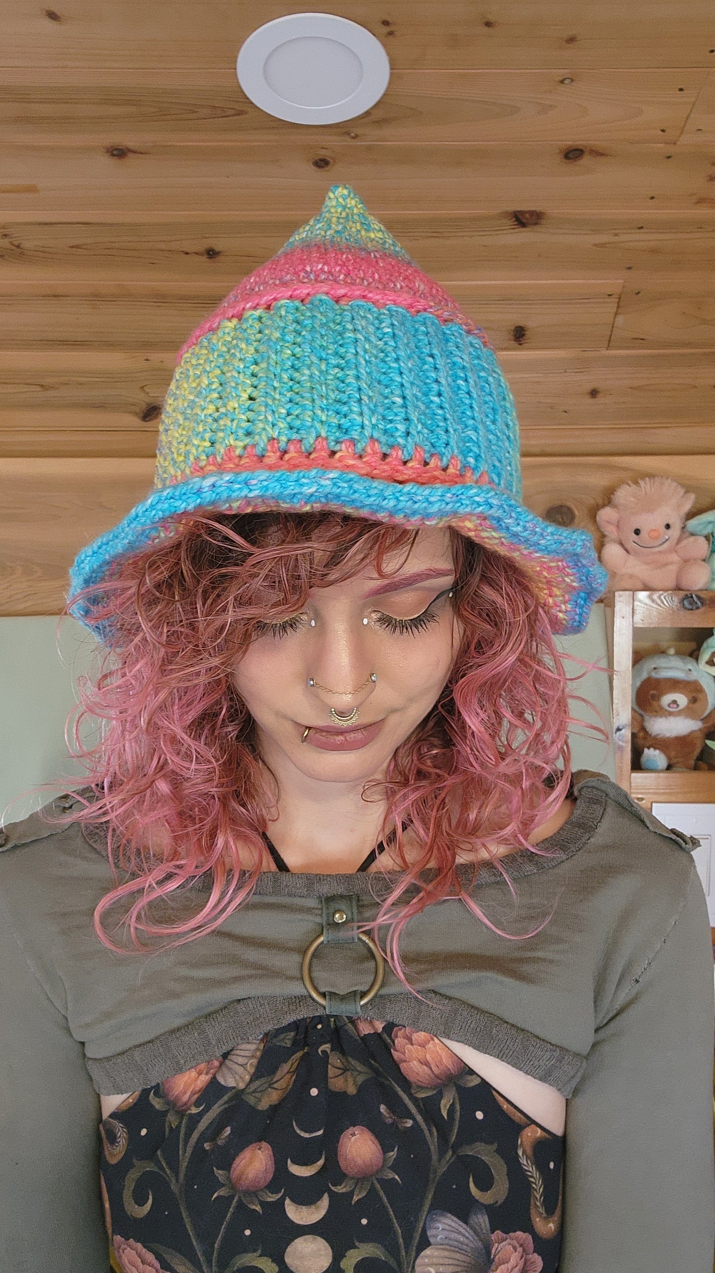 Foxglove Bucket Hat - Rainbow Gradient