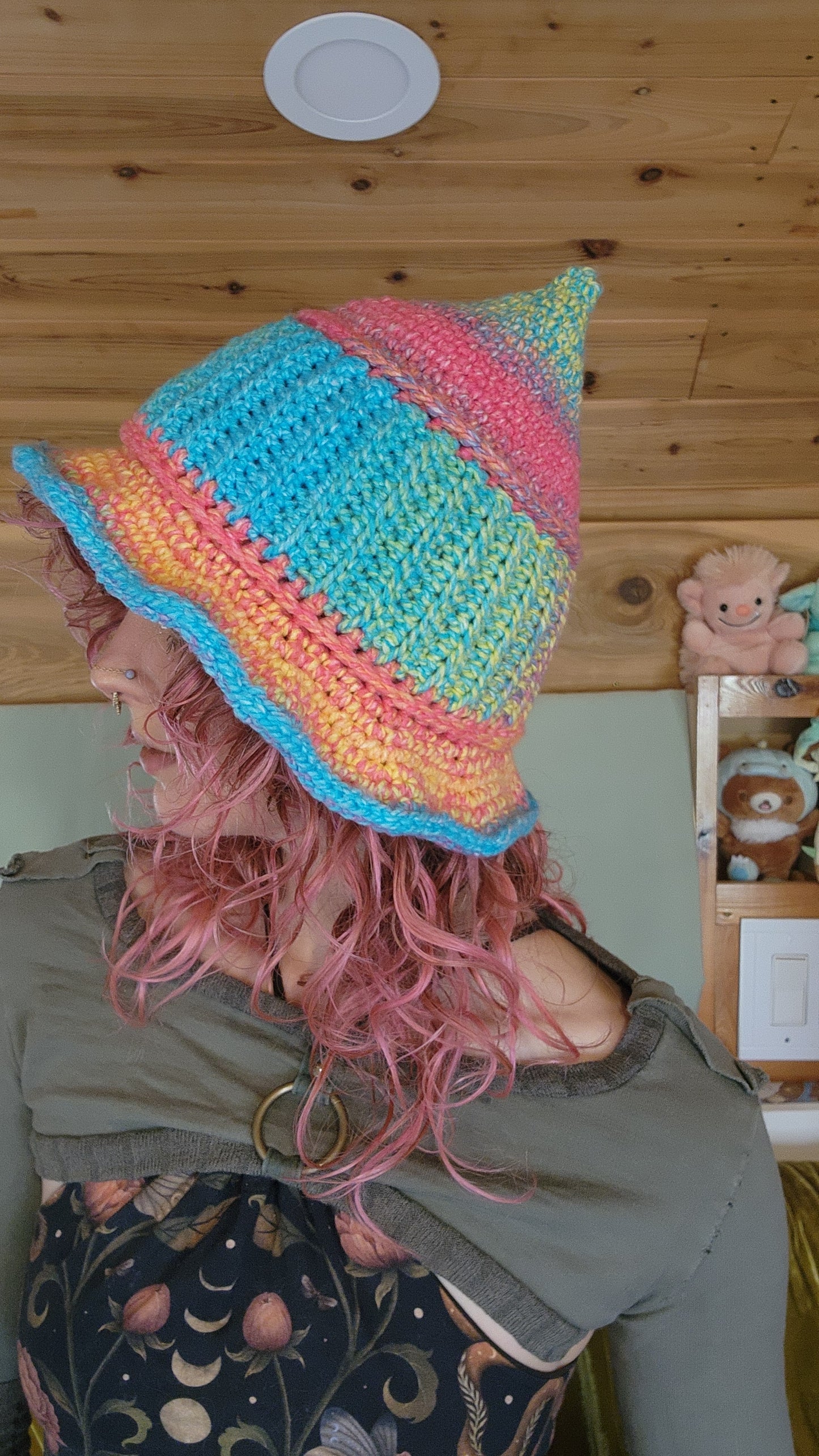 Foxglove Bucket Hat - Rainbow Gradient
